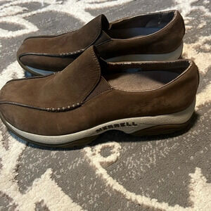 Merrell slip ons. Like new. Leather